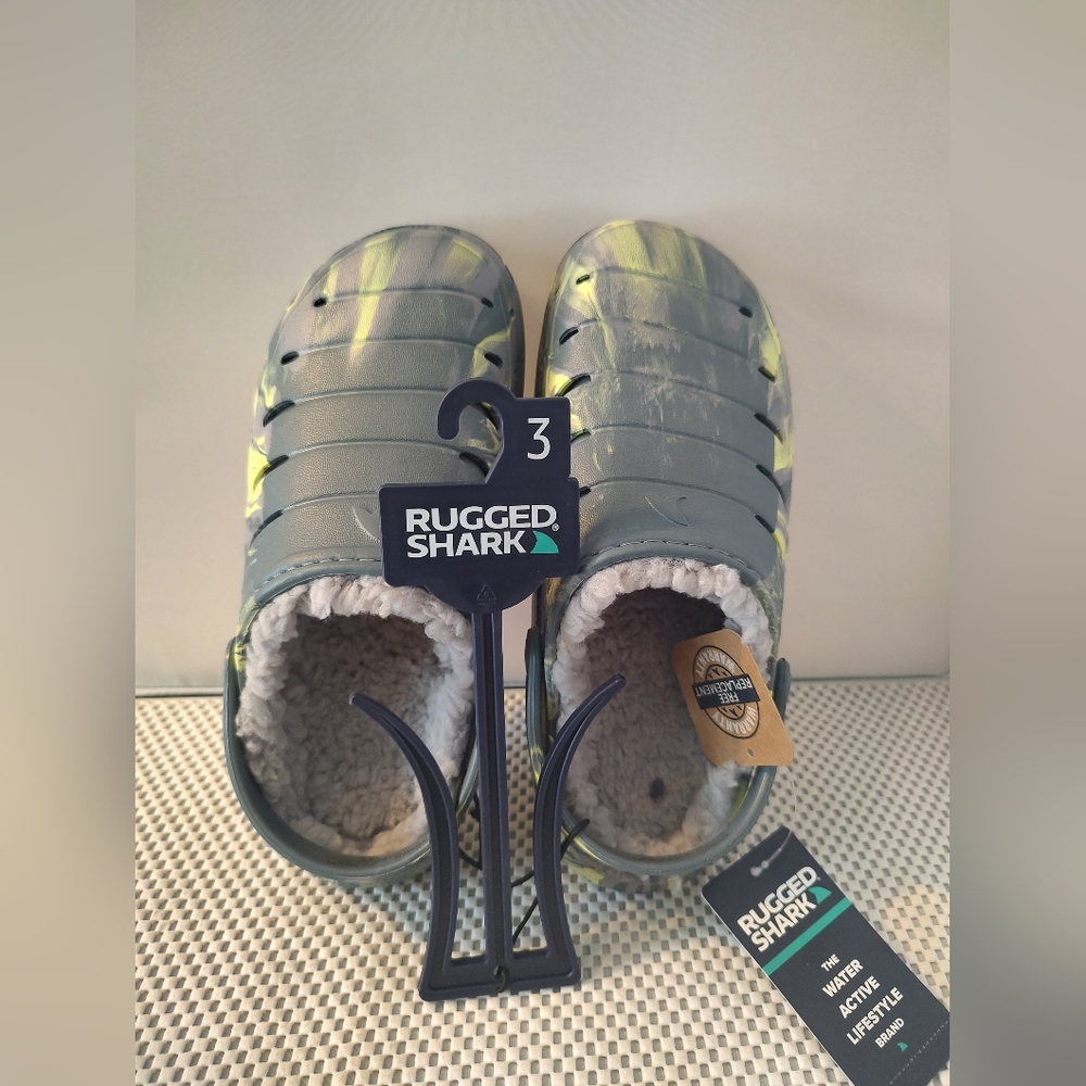 Rugged Shark Big Boys Size 3 Lined Clogs NWT Yellow/Gray